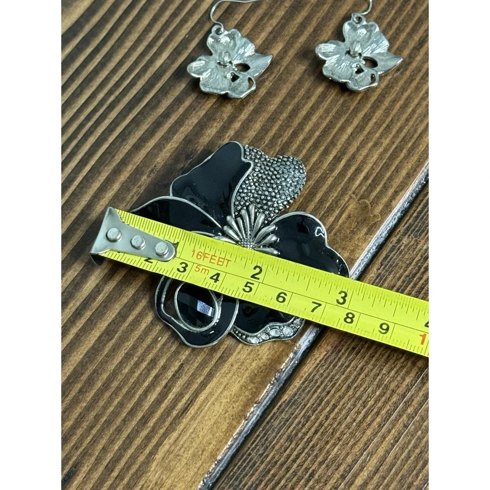 Vintage Black Enamel Floral Pendant and‎ Dangle Earrings